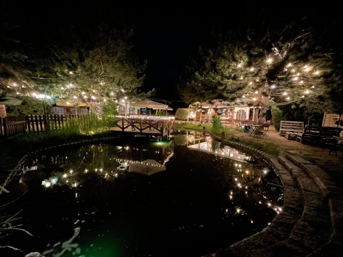 Hotel Garden Oleśnica Esterno foto